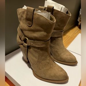 Tan heeled boots
